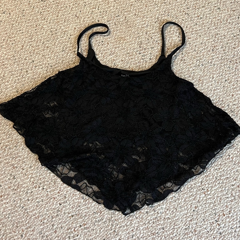 Rue 21 S lace crop top
